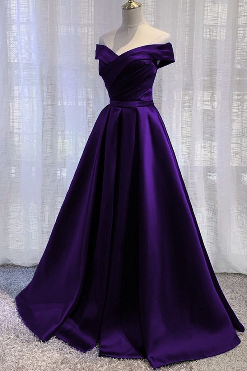 Georgette Plain New Latest Designer Fancy Long Gown, Black at Rs 1050 in  Surat